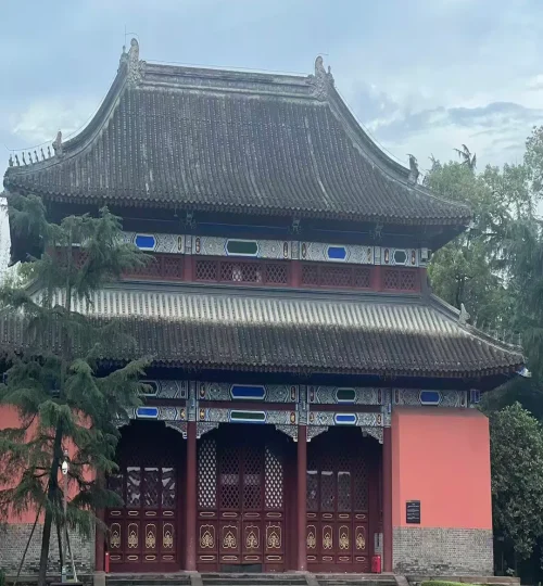 chinese-big-dao-temple in chengdu