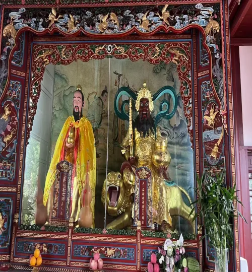 demon-and-human-statues